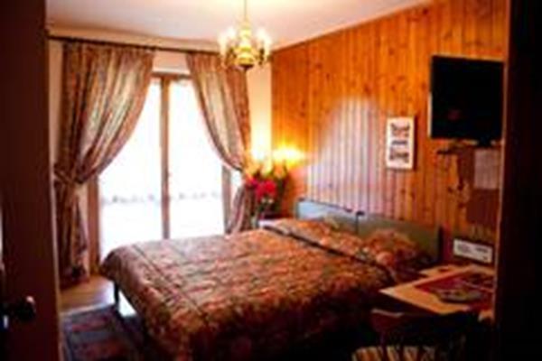 Hotel Garni St. Hubertus Madonna Dış mekan fotoğraf